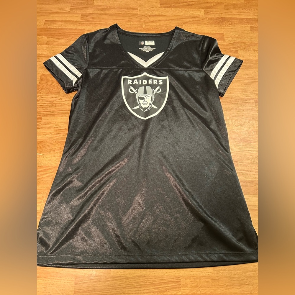 Las Vegas Raiders V-Neck Jersey Women’s Medium - Picture 3 of 10